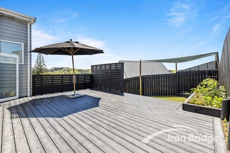 Photo of property in 20 Rauta Way, Helensville, 0800