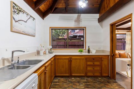 Photo of property in 46a East Coast Road, Milford, Auckland, 0620