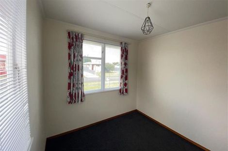 Photo of property in 37 Monowai Place, Westbrook, Palmerston North, 4412