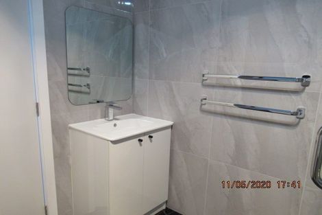 Photo of property in 5 Fernhaven Place, Massey, Auckland, 0614