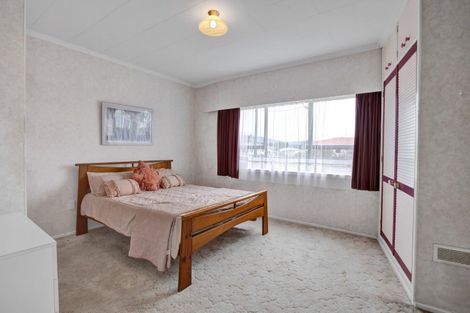 Photo of property in 11 Denmark Terrace, Midhirst, Stratford, 4394