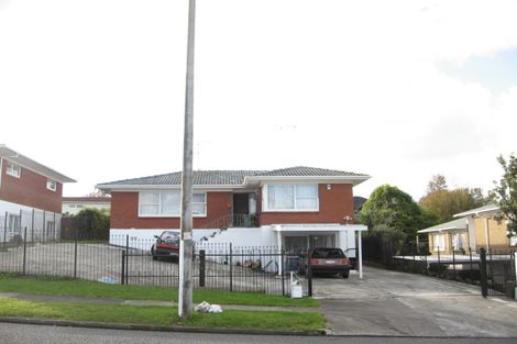 Photo of property in 90 Reeves Road, Pakuranga Heights, Auckland, 2010