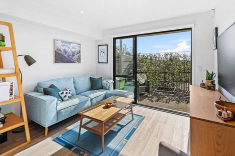 Photo of property in 8/35 Garadice Road, Rothesay Bay, Auckland, 0630