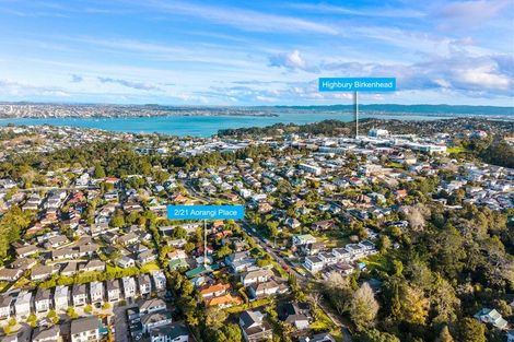 Photo of property in 2/21 Aorangi Place, Birkenhead, Auckland, 0626