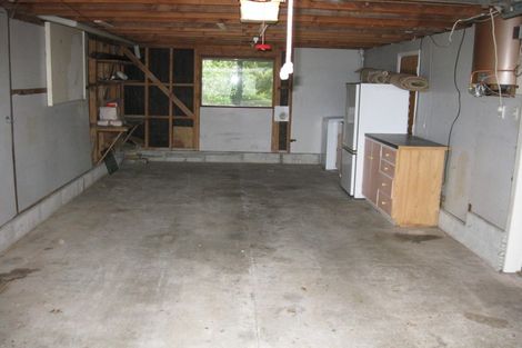 Photo of property in 215 Dowse Drive, Maungaraki, Lower Hutt, 5010