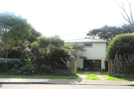Photo of property in 15 Haumia Street, Paekakariki, 5034