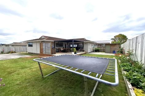 Photo of property in 38 Brougham Place, West Harbour, Auckland, 0618