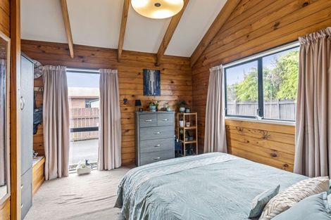 Photo of property in 18 Wood Leigh, Paraparaumu Beach, Paraparaumu, 5032