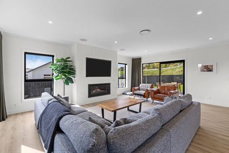 Photo of property in 29 Tuscany Way, Fitzherbert, 4410