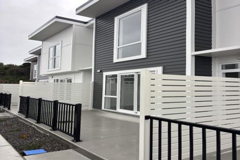 Photo of property in 15 Harbour View Drive, Whitby, 5024