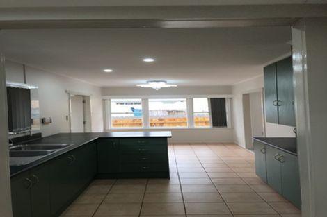 Photo of property in 39 Earlsworth Road, Mangere East, Auckland, 2024