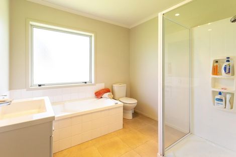 Photo of property in 48 Omana Avenue, Shelly Beach, Helensville, 0874