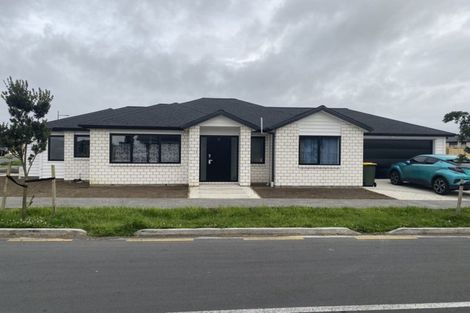 Photo of property in 1 Black Beech Crescent, Takanini, 2110