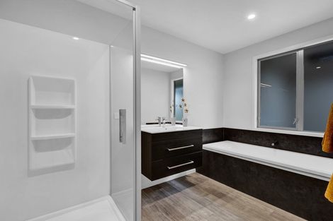 Photo of property in 184b Seaview Road, Westown, New Plymouth, 4310