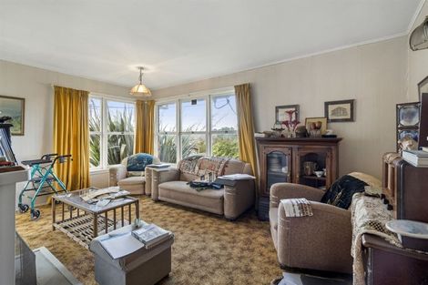 Photo of property in 50 Williamson Avenue, Belmont, Auckland, 0622