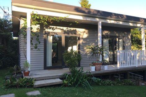 Photo of property in 26 Peter Terrace, Castor Bay, Auckland, 0620