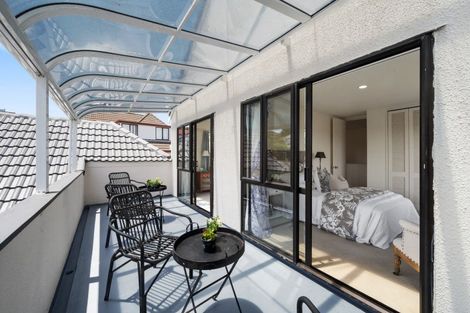 Photo of property in 5/7 Eske Place, Highland Park, Auckland, 2010