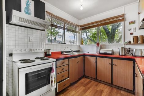 Photo of property in 18 George Herring Place, Glen Eden, Auckland, 0602
