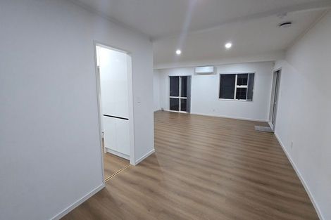 Photo of property in 2/9 Kells Place, Botany Downs, Auckland, 2010