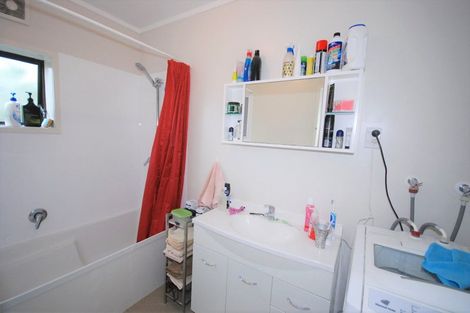 Photo of property in 2/56 Ferndale Road, Mount Wellington, Auckland, 1060