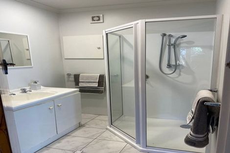 Photo of property in 170 Main Road South, Raumati South, Paraparaumu, 5032