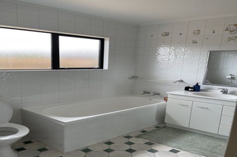 Photo of property in 68 Leighton Avenue, Waiwhetu, Lower Hutt, 5010