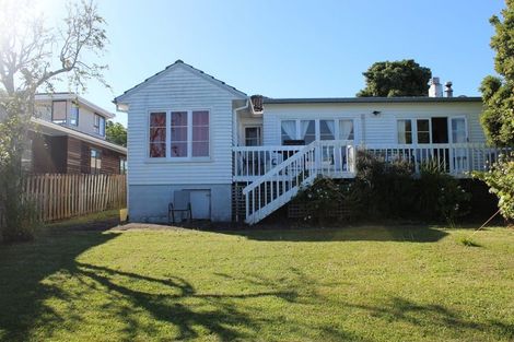 Photo of property in 84 Ocean View Road, Northcote, Auckland, 0627