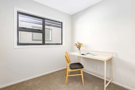 Photo of property in 41 Farnworth Terrace, Glenside, Wellington, 6037