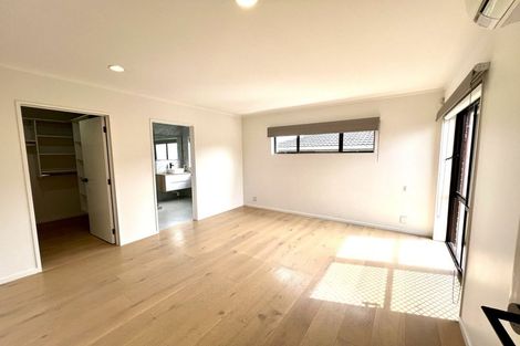 Photo of property in 9 West Fairway, Golflands, Auckland, 2013