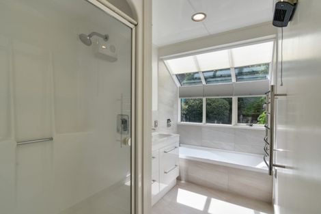 Photo of property in 1 Arawata Terrace, Fernhill, Queenstown, 9300