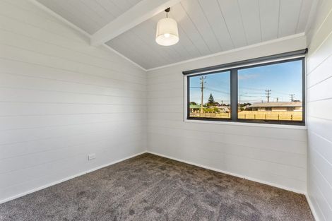 Photo of property in 67 Mosston Road, Castlecliff, Whanganui, 4501