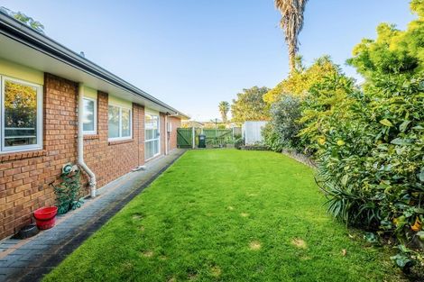 Photo of property in 20 Lothian Brae, Wattle Downs, Auckland, 2103