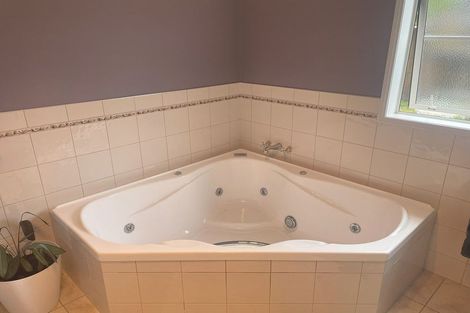 Photo of property in 35 Keepa Close, Papamoa Beach, Papamoa, 3118