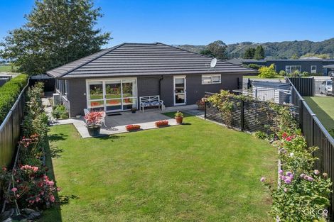 Photo of property in 12 Passchendaele Grove, Trentham, Upper Hutt, 5018