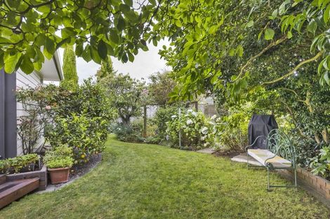 Photo of property in 10 Edwards Place, Terrace End, Palmerston North, 4410