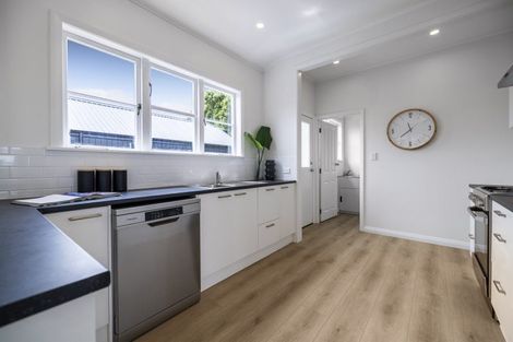 Photo of property in 29 Kaipara Portage Road, Riverhead, 0820