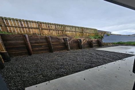 Photo of property in 141a-d Bedford Street, Cannons Creek, Porirua, 5024