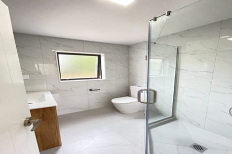 Photo of property in 14d Clairville Crescent, Wai O Taiki Bay, Auckland, 1072