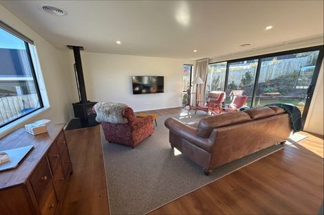 Photo of property in 21 Tomtit Crescent, Lake Hawea, 9382