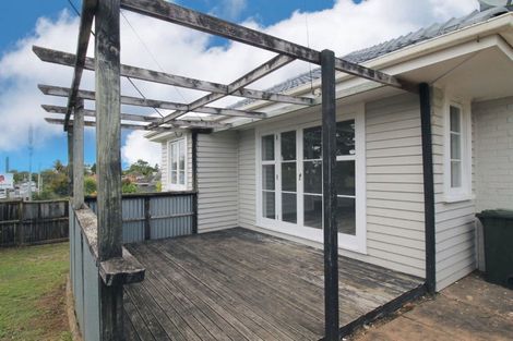 Photo of property in 1/224 Onewa Road, Birkenhead, Auckland, 0626