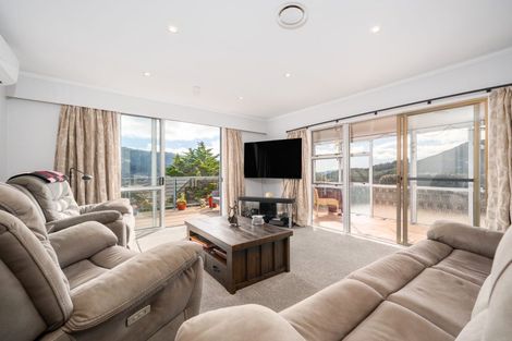Photo of property in 36 Woodman Drive, Tawa, Wellington, 5028