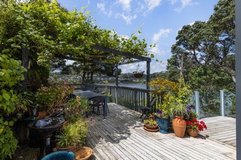 Photo of property in 48 Seaview Road, Paremata, Porirua, 5024