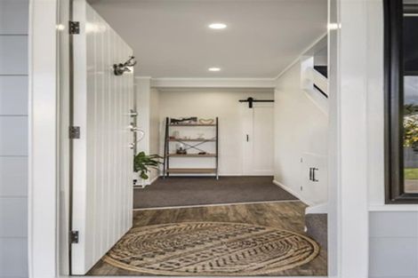 Photo of property in 4 Bishoprick Crescent, Te Puke, 3119