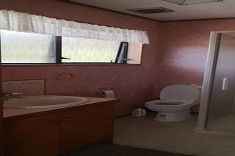 Photo of property in 34a Mark Edward Drive, Half Moon Bay, Auckland, 2012