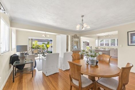 Photo of property in 1/19 Stanley Avenue, Milford, Auckland, 0620