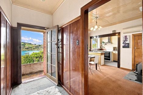 Photo of property in 17 Junction Road, Ravensbourne, Dunedin, 9022