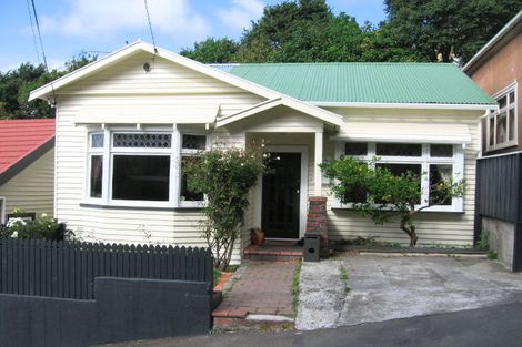 Photo of property in 33 Newman Terrace, Thorndon, Wellington, 6011