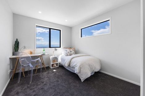 Photo of property in 307a Mount Pleasant Road, Mount Pleasant, Christchurch, 8081