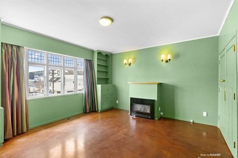 Photo of property in 18 Hawker Street, Mount Victoria, Wellington, 6011