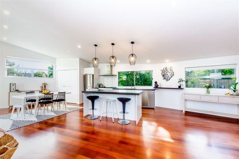 Photo of property in 1b Winara Avenue, Waikanae, 5036